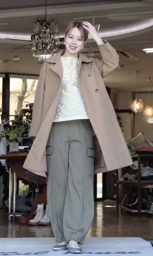 #Lallia Mu　ミモザのようなモチーフのブラウス