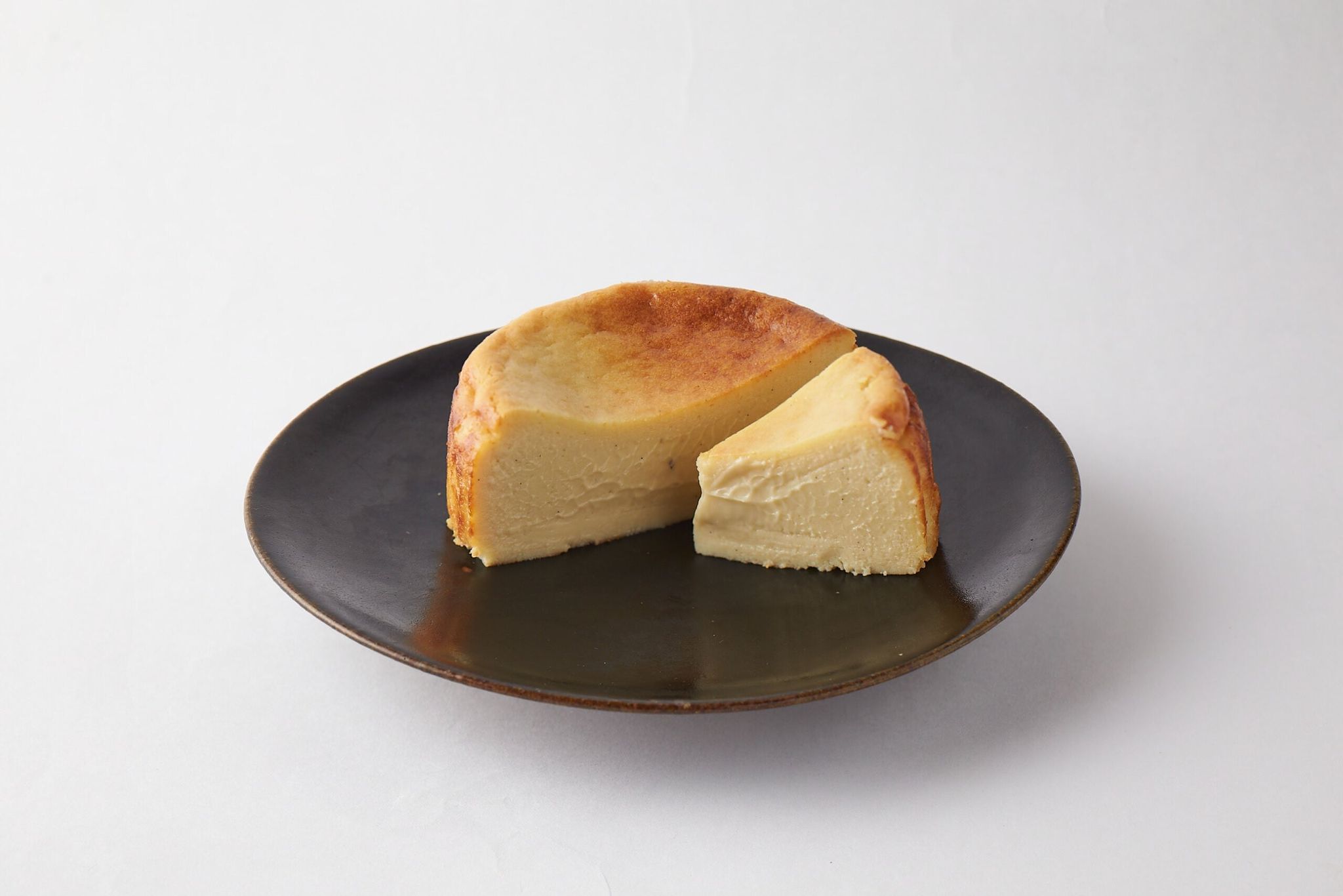 ル・フルーヴさんにお作りいただく「エリタージュカカオのチーズケーキ」