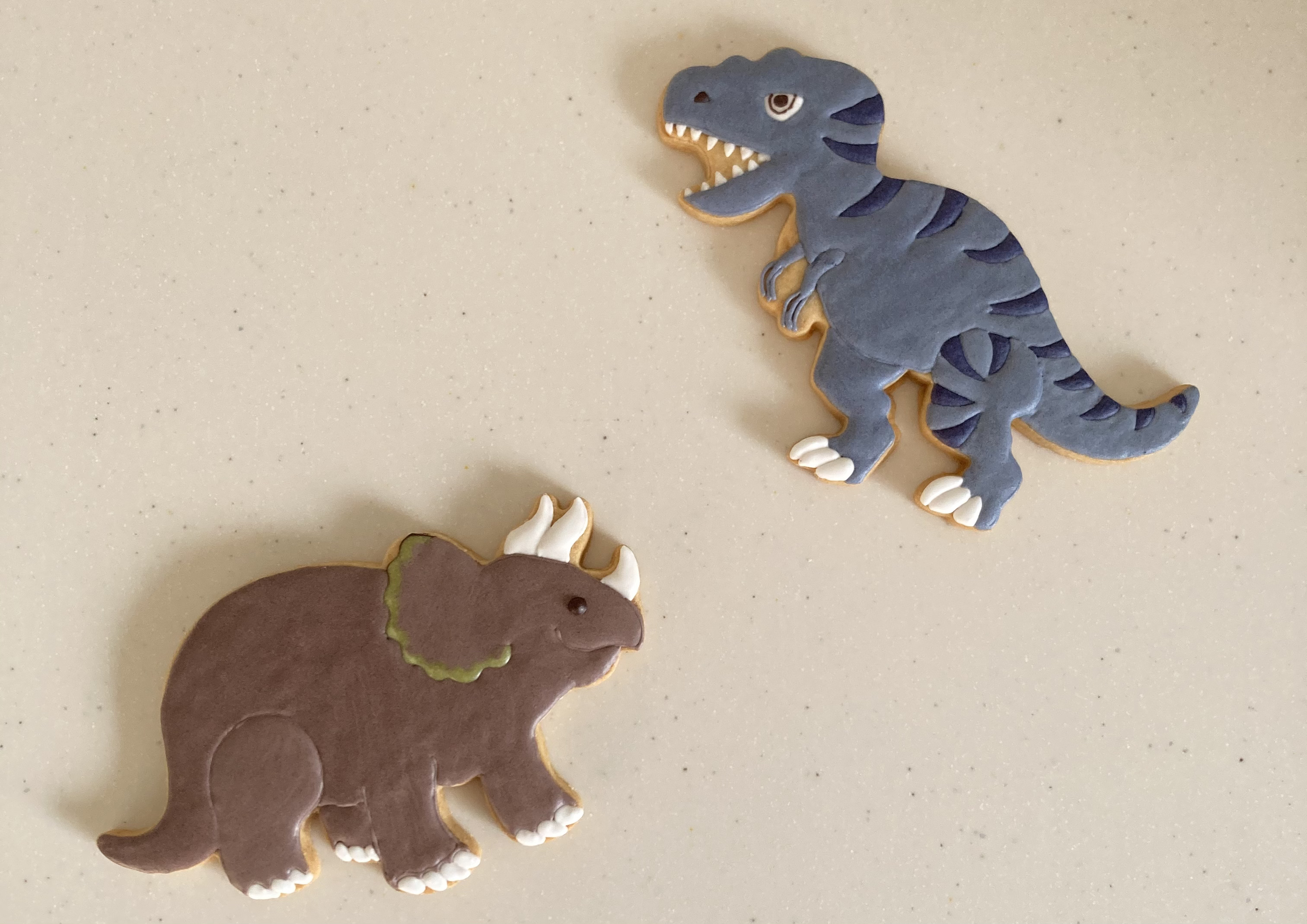 ティラノザウルス《ピンクとブルー》