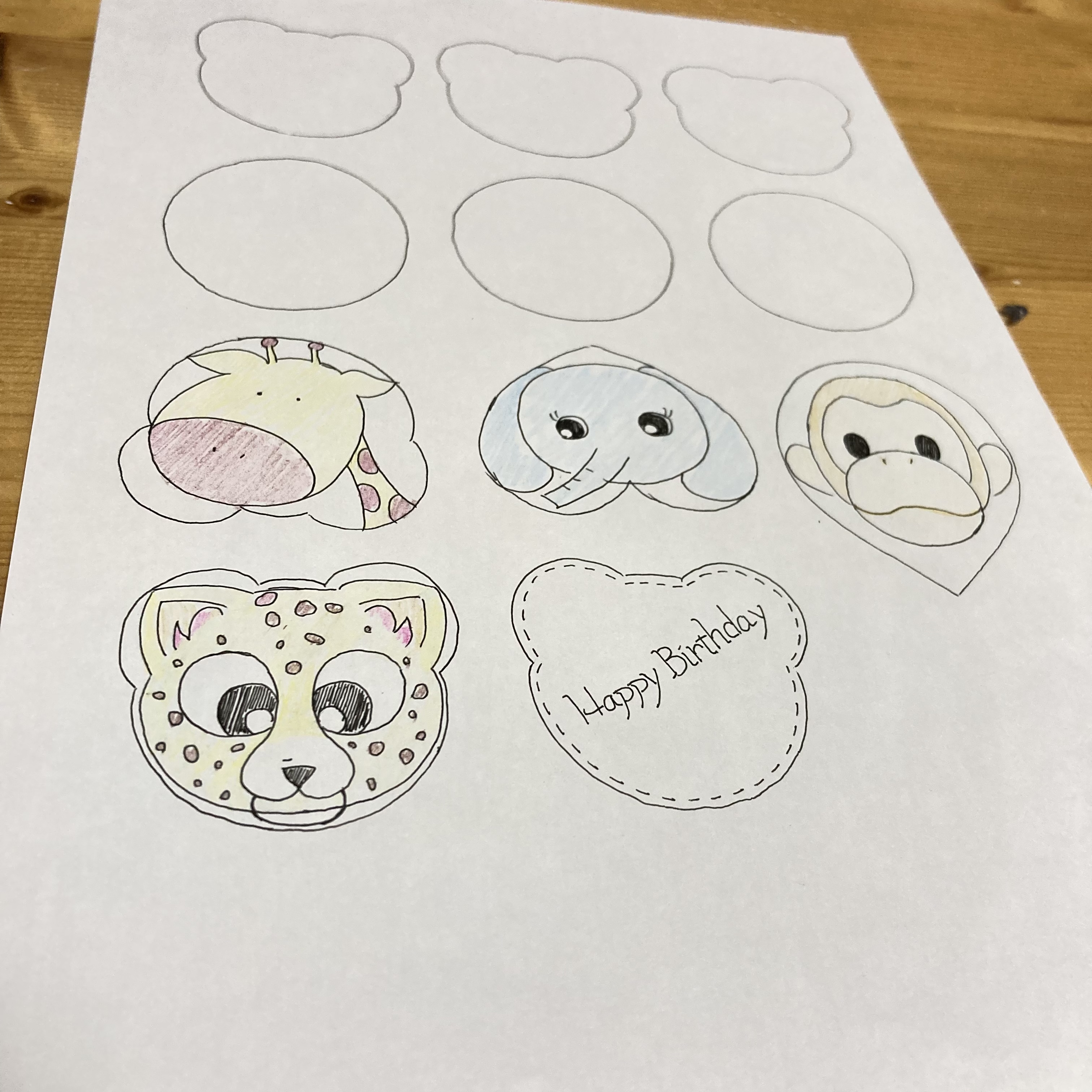 イラストレーターではありません《紙に書けないデザインはクッキーにも描けない》