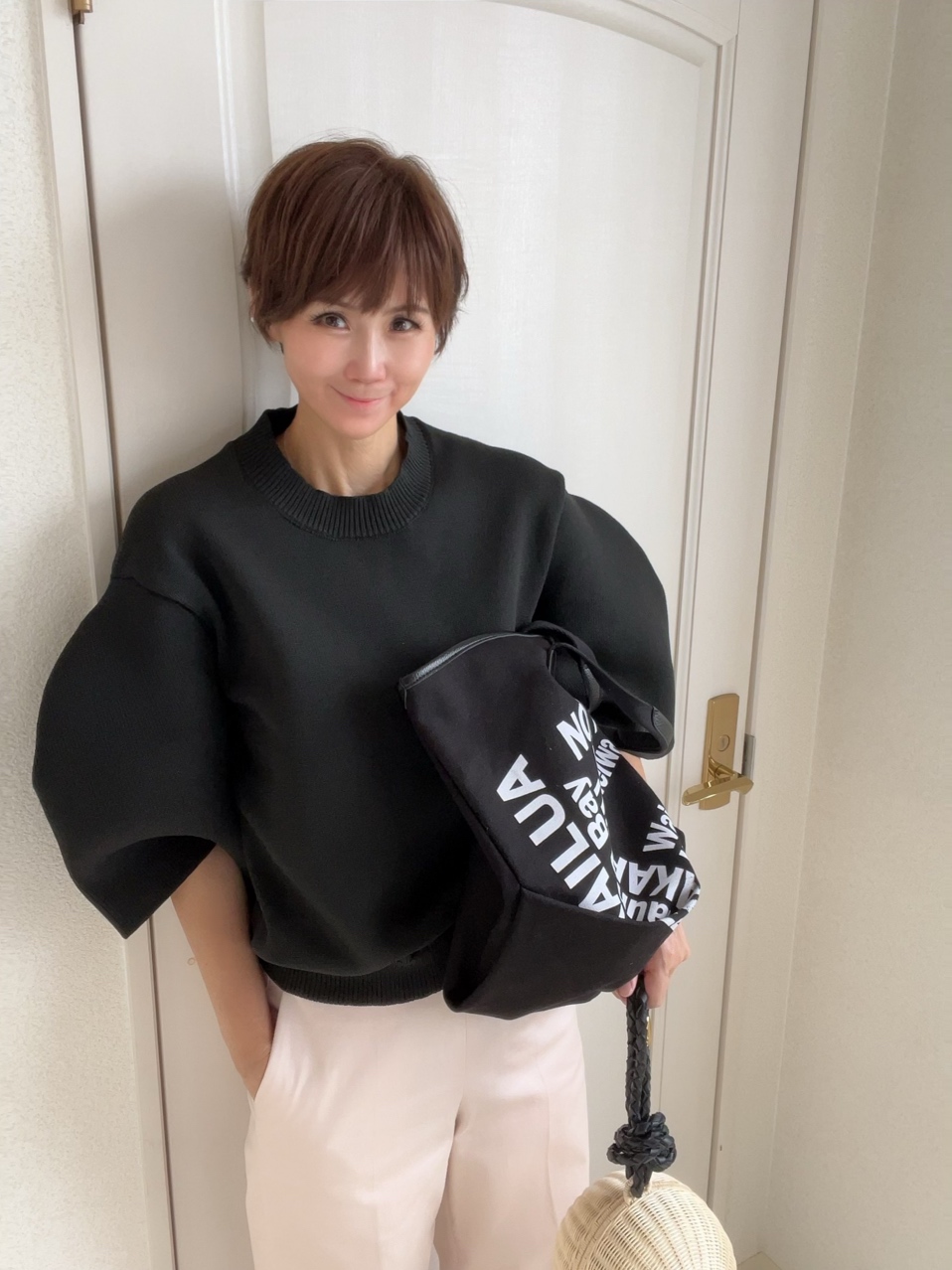 コーデのアクセントにオールブラックバッグ❤︎