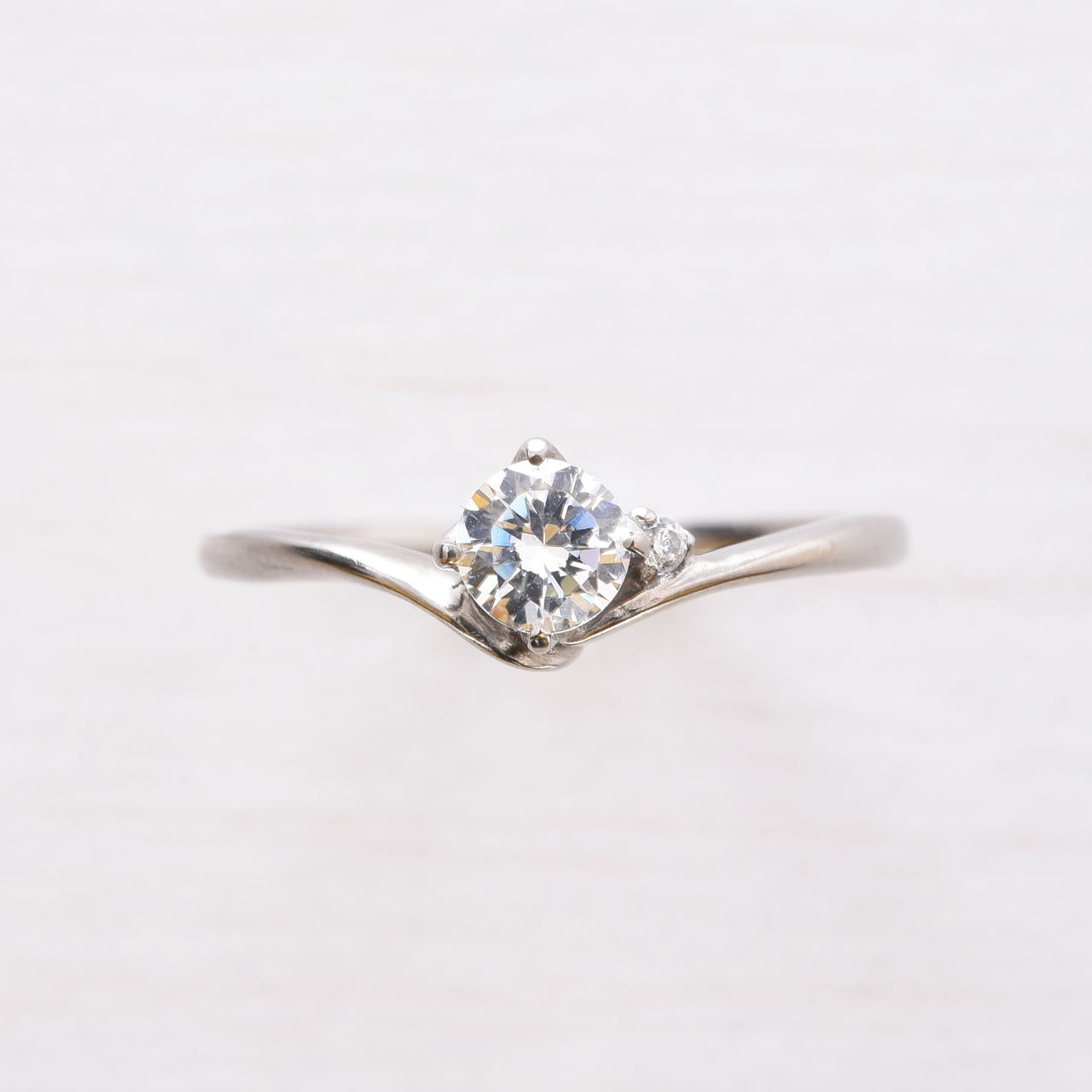 アレルギーフリーの婚約指輪♡