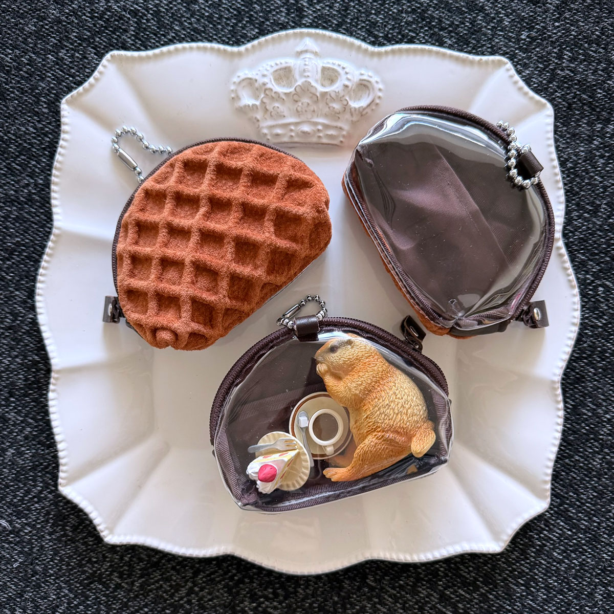 2026年4月23日　4/23ワッフル半月クリアポーチ、プレーンとチョコ再出品しました