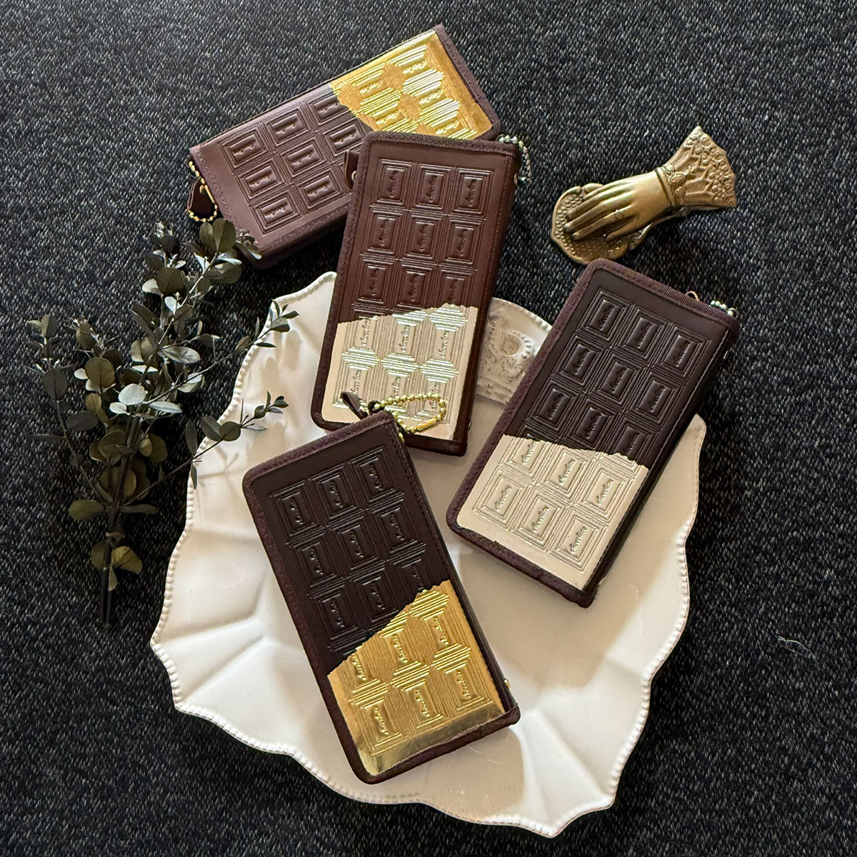 2025年11月20日　11/20(金)22時から新作革小物をご案内開始します