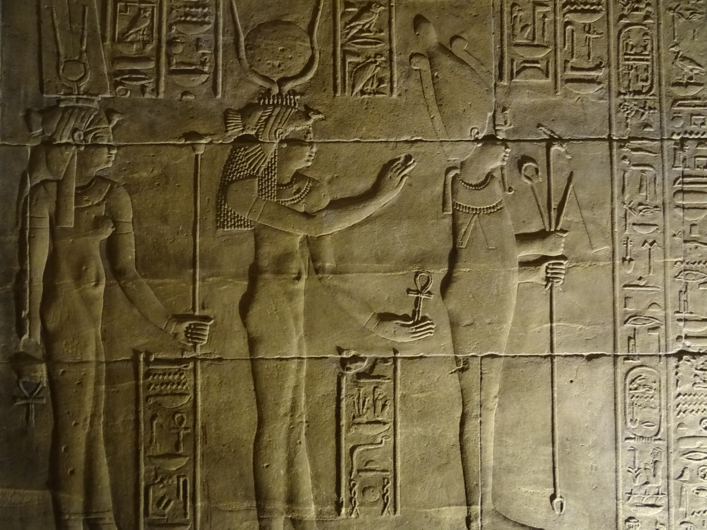 Crystal Journey アスワン アブシンベル イシス神殿のアンダラ篇 虹 石 屋 Crystal Journey アスワン アブシンベル イシス神殿のアンダラ篇 虹 石 屋