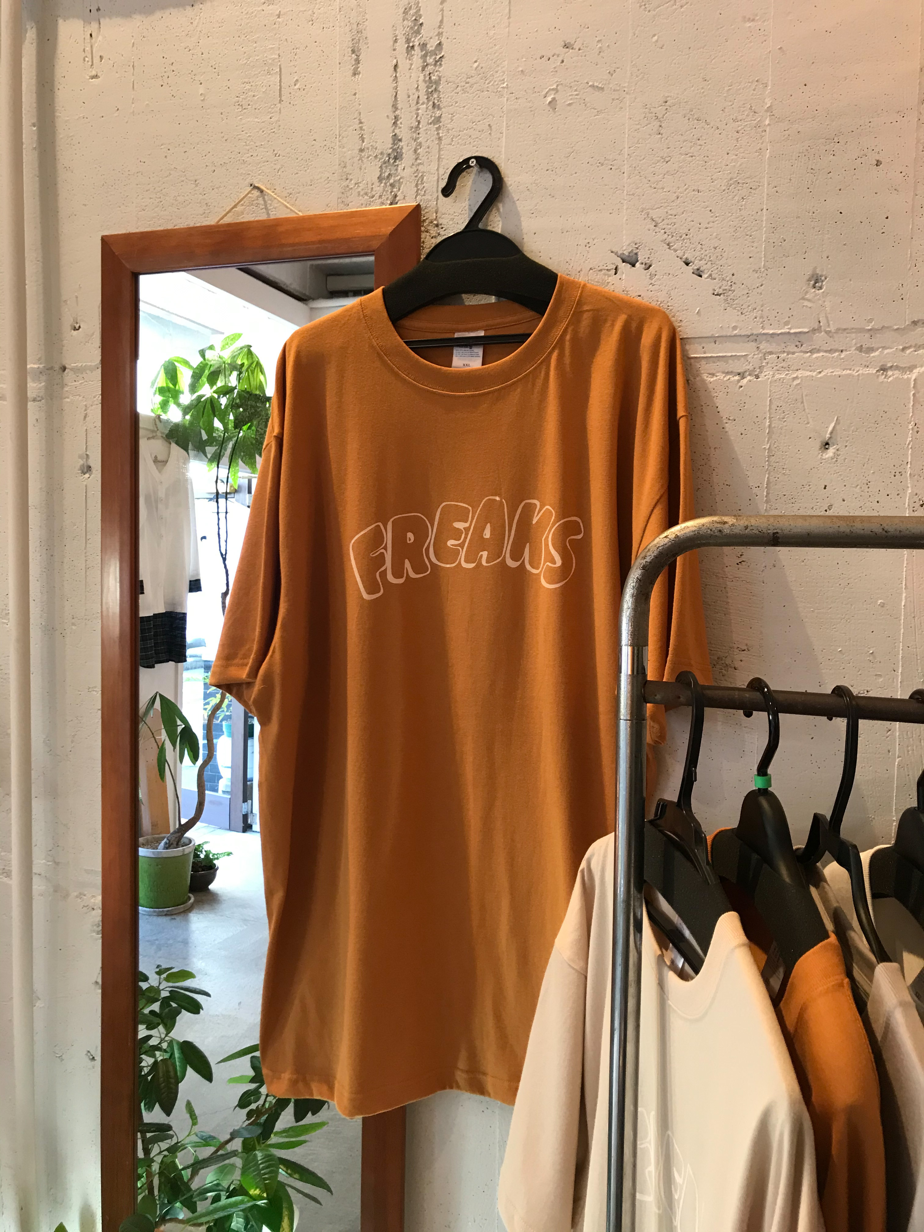 FREAKS BIG Tシャツnew!color