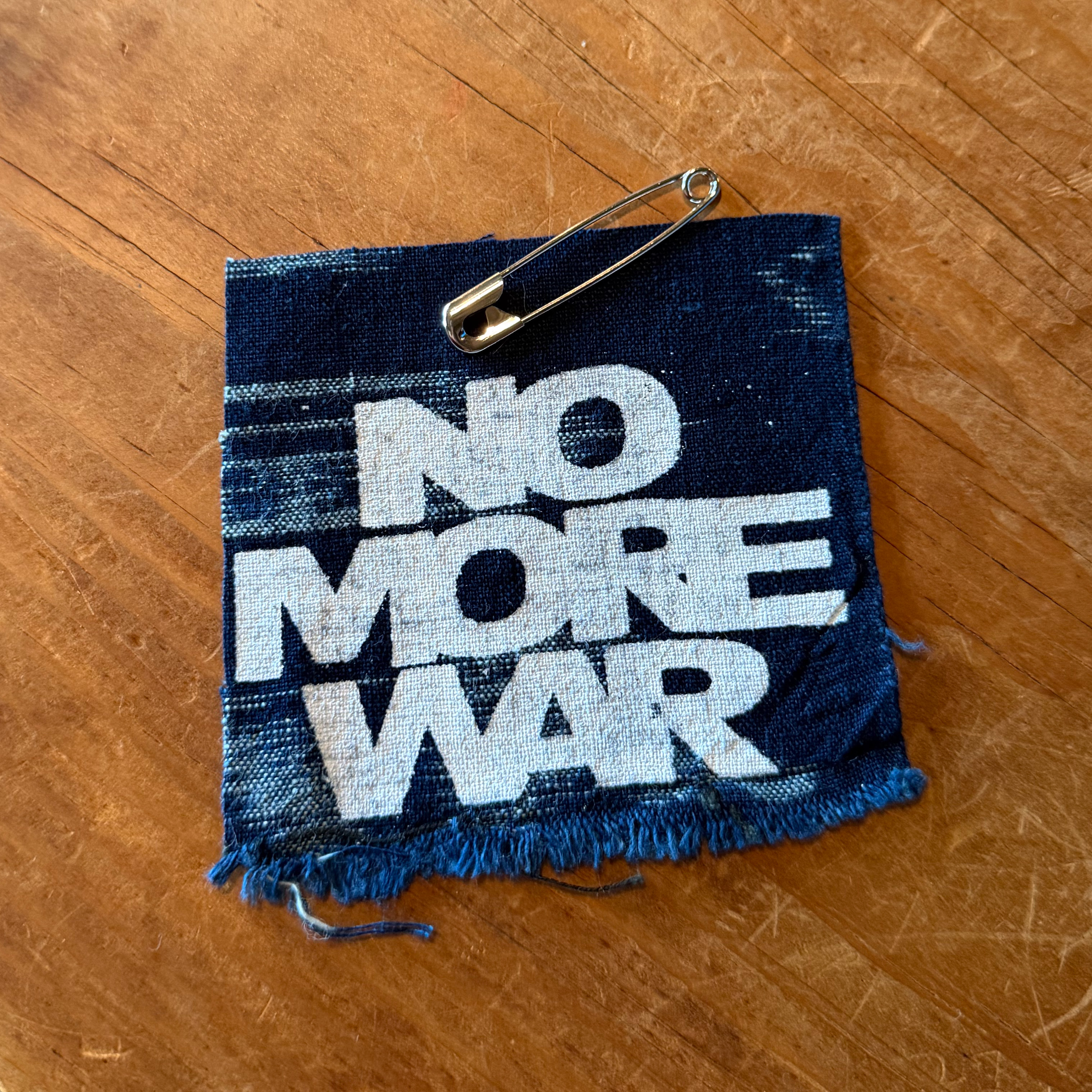 NO MORE WARワッペン