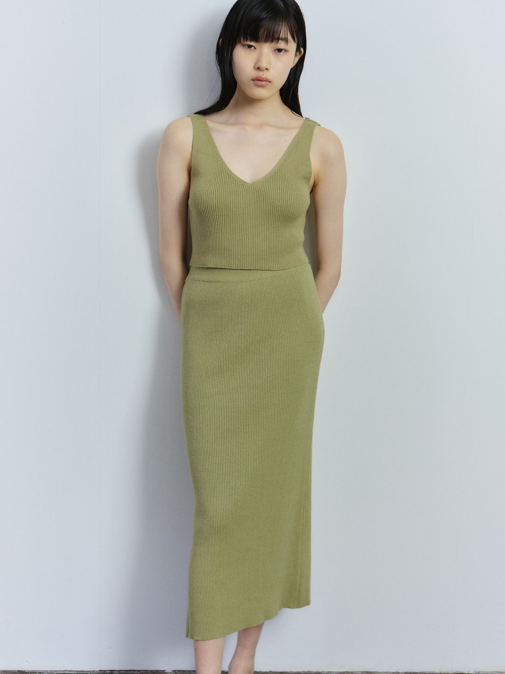 RIBBED KNIT MIDI SKIRT