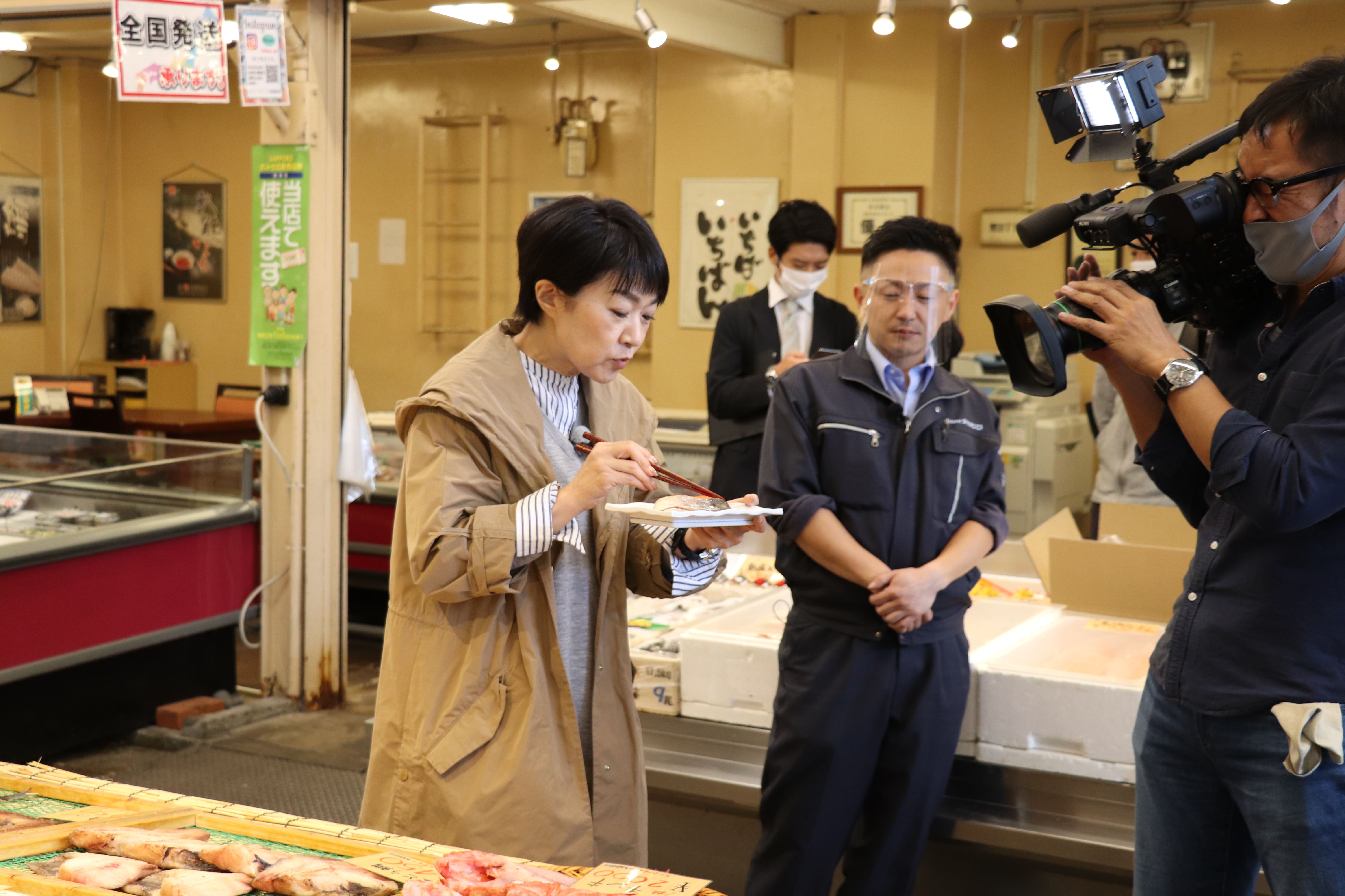 『氷蔵藁製法（ひぞうわらせいほう）紅鮭』のＴＶ放送日がいよいよ明日に迫っています！