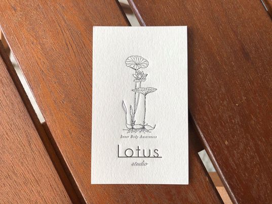 Lotus Studioさんのショップカードを制作させていただきました