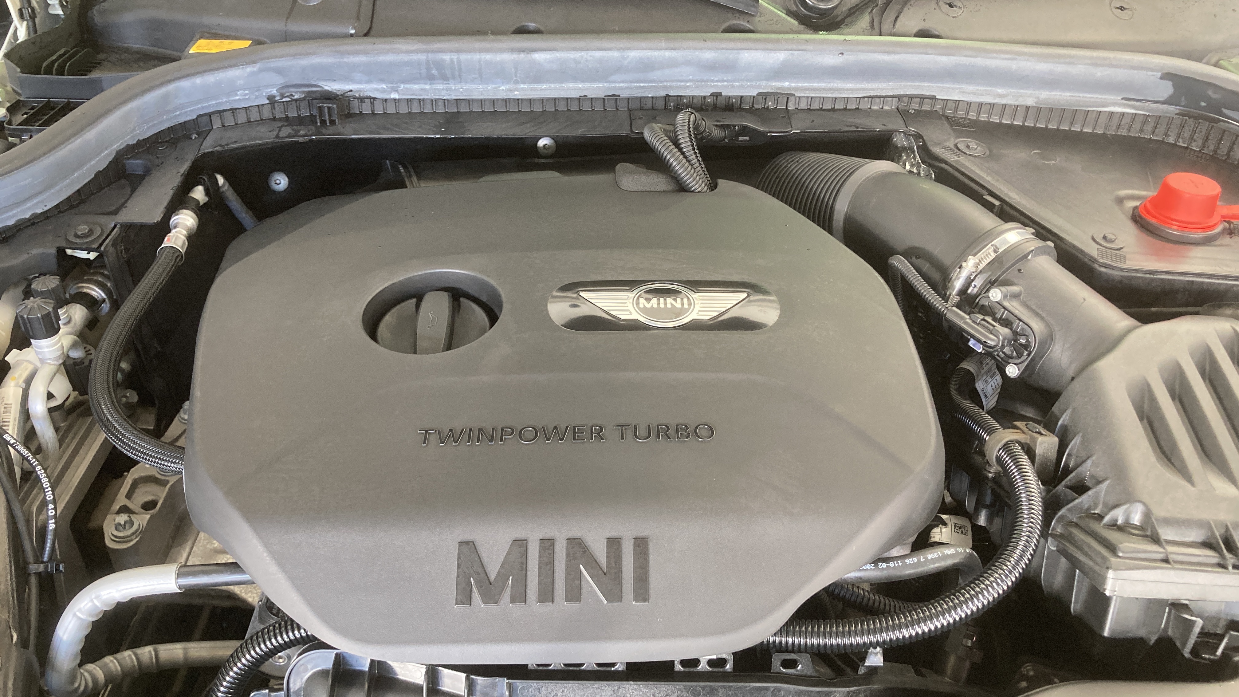 【ミニやSUV乗り必見】車の樹脂パーツやゴム、プラスチックの保護剤「グラフェンVRT」