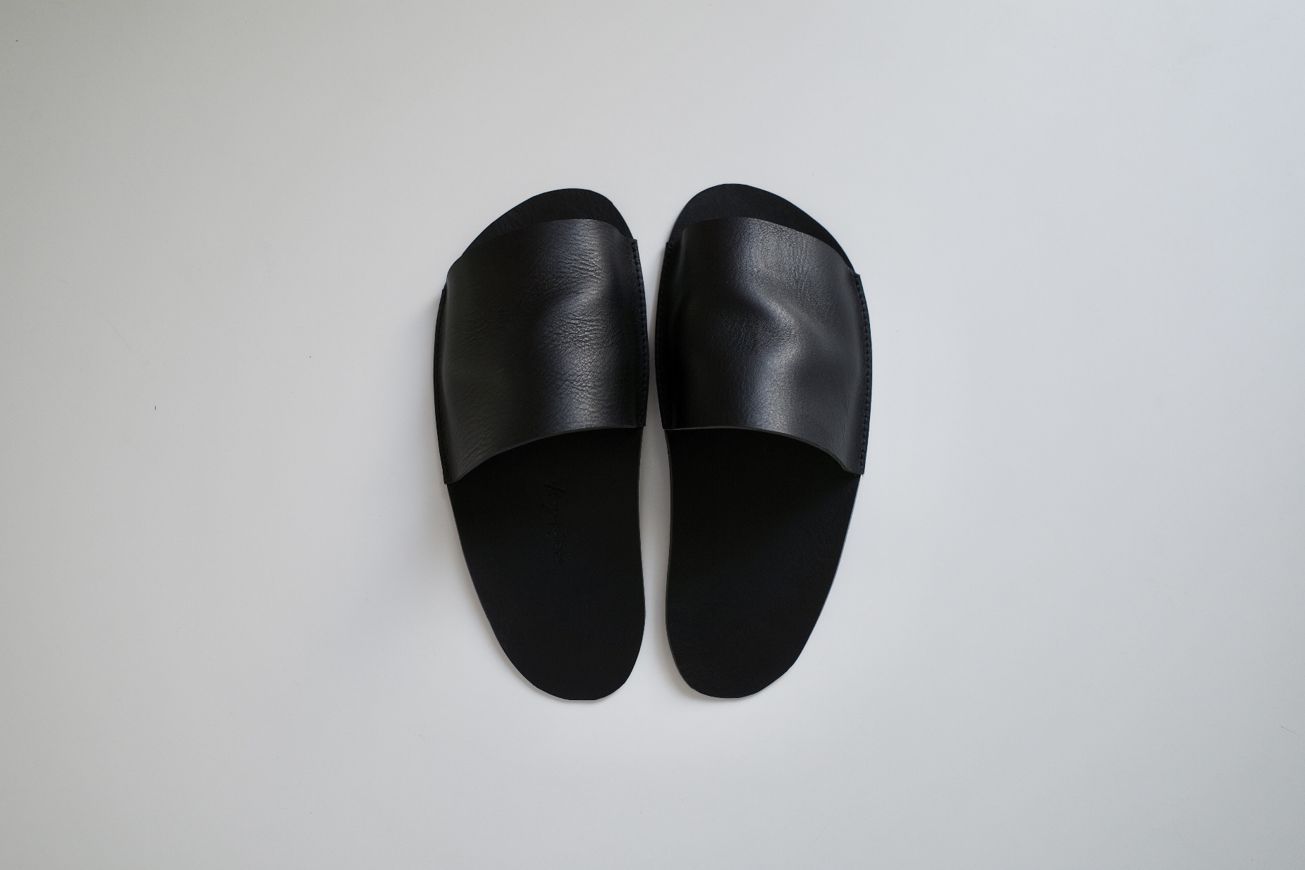 Leather Slippers 商品化