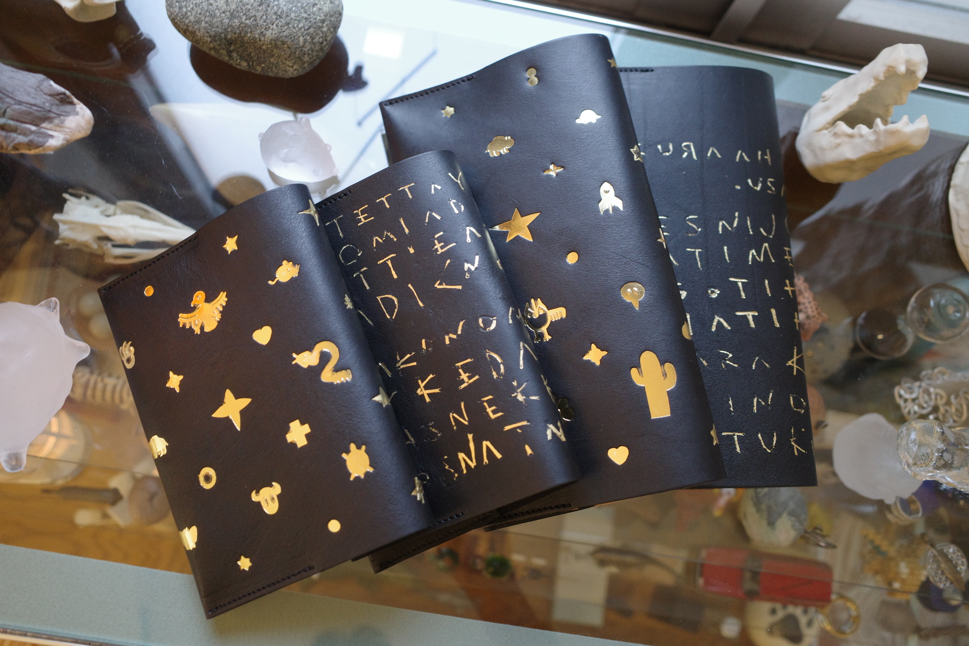 手帳カバーとブックカバー