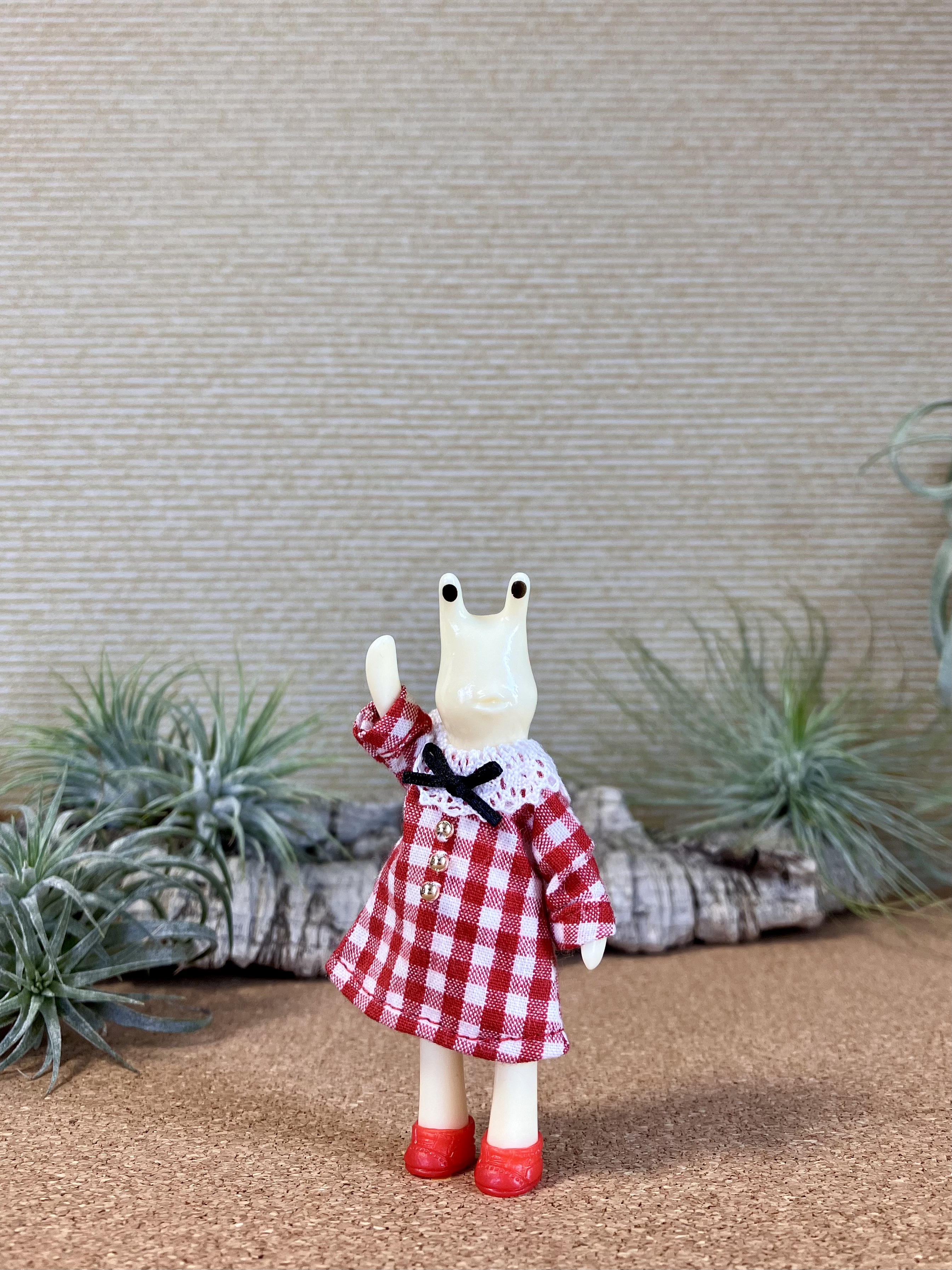 新しいお洋服を販売中です。