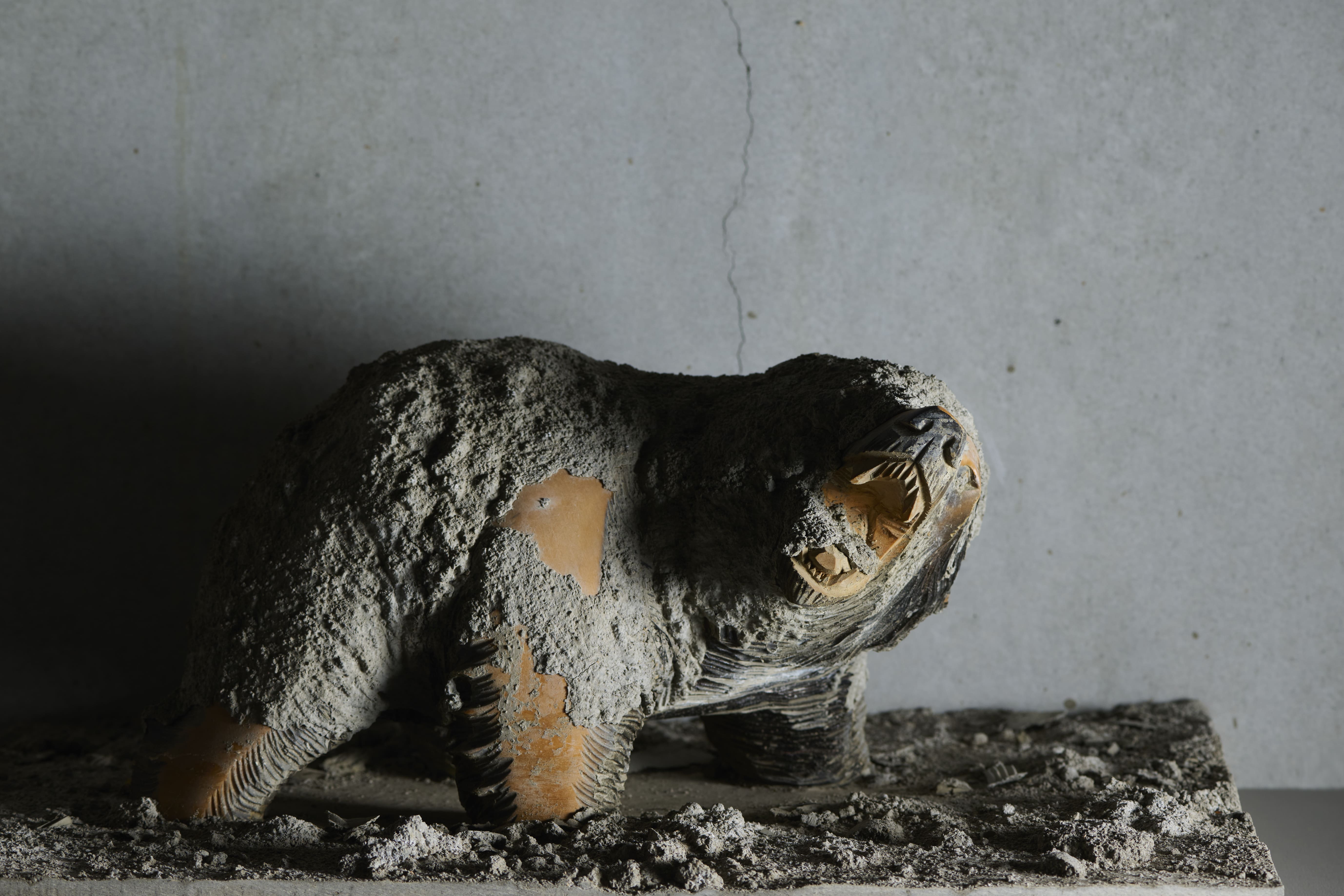The Bear Betwixt