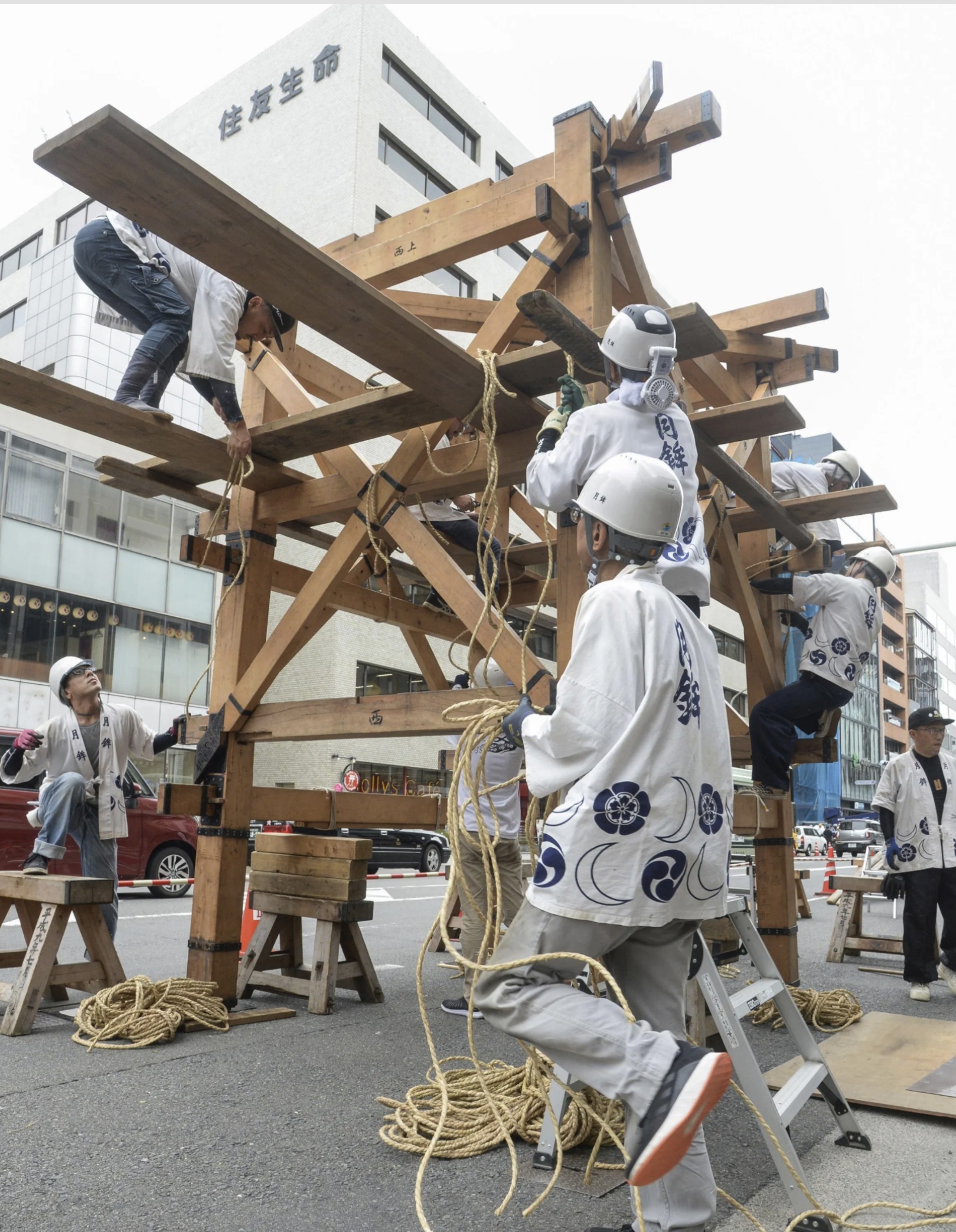 祇園祭 鉾建て始まる