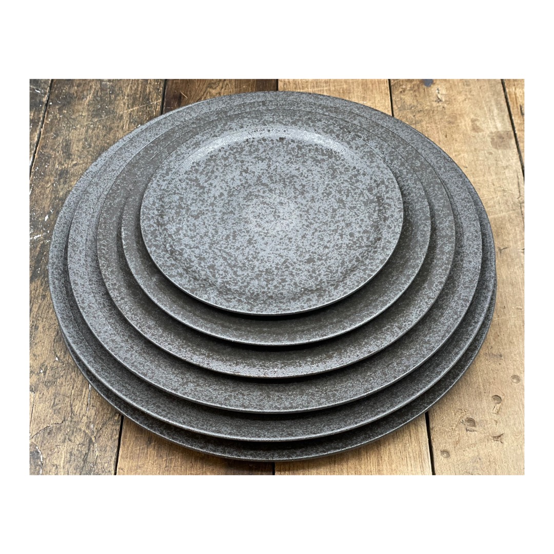 お皿の作りました。