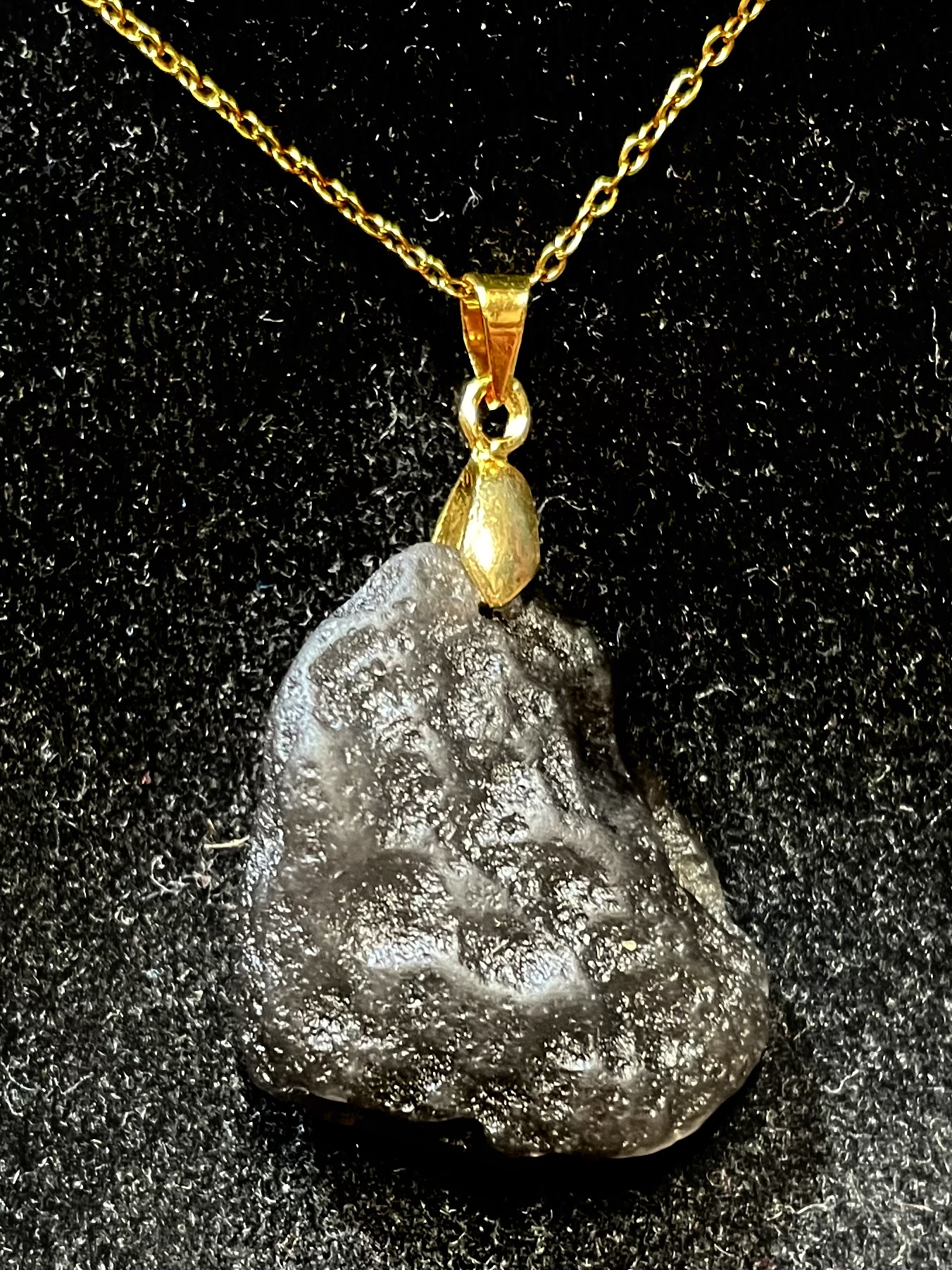 アグニマニタイト原石