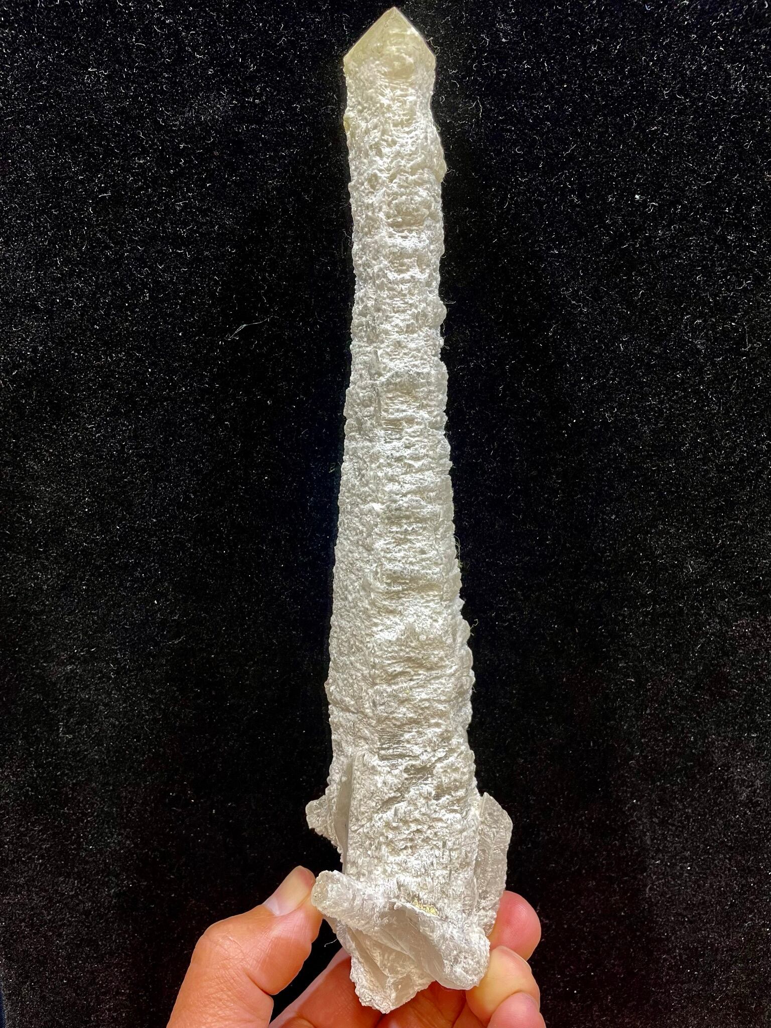 銀河を癒す「スター・ソード(星の剣)」シンギング・クオーツ