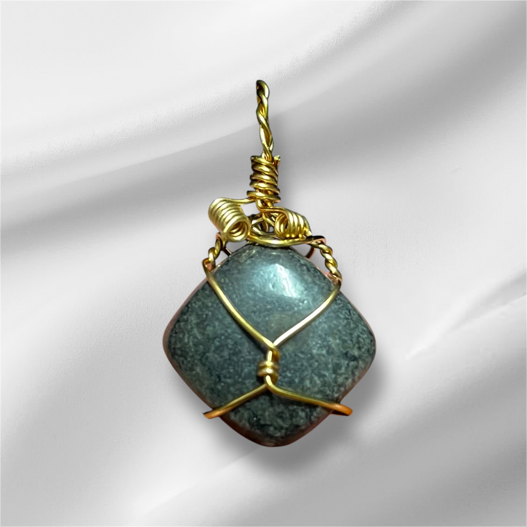 日本人の「心」に寄り添う御守り!願い「天照石」研磨PT