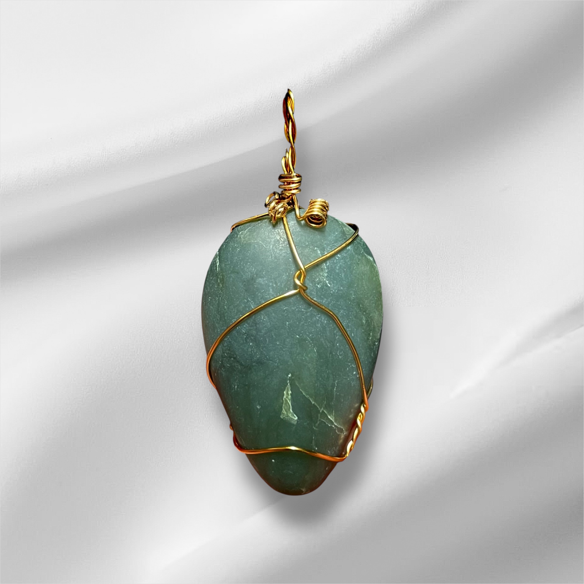 成熟した心魂「糸魚川ネフライト」軟玉翡翠・ミニ原石PT