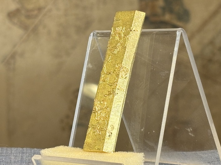 古梅園創業430年記念墨 「金唐草　極上純菜種油煙墨 ご紹介