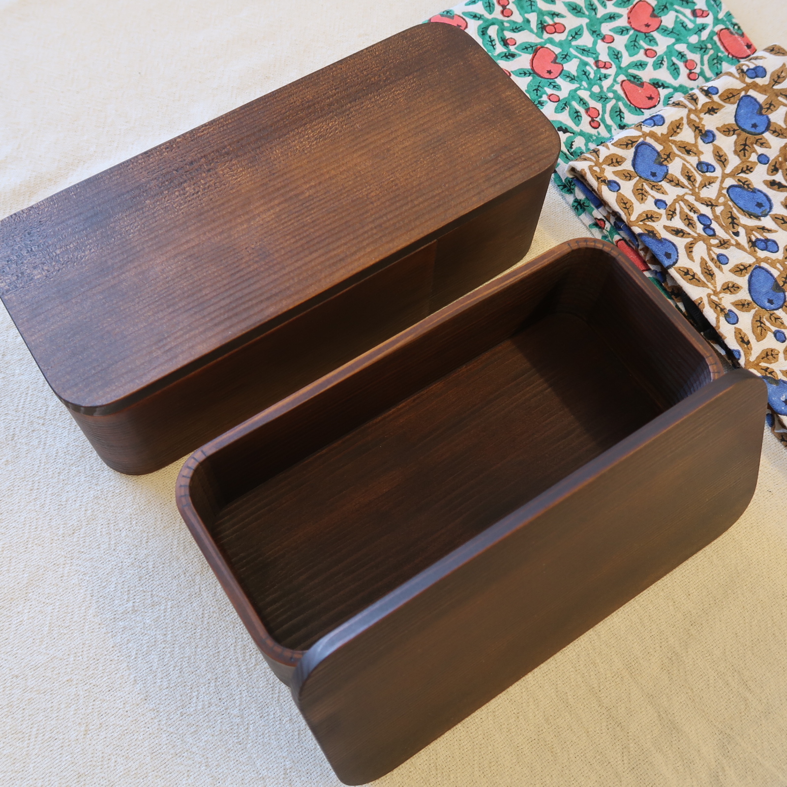 杉と漆のお弁当箱、入荷です