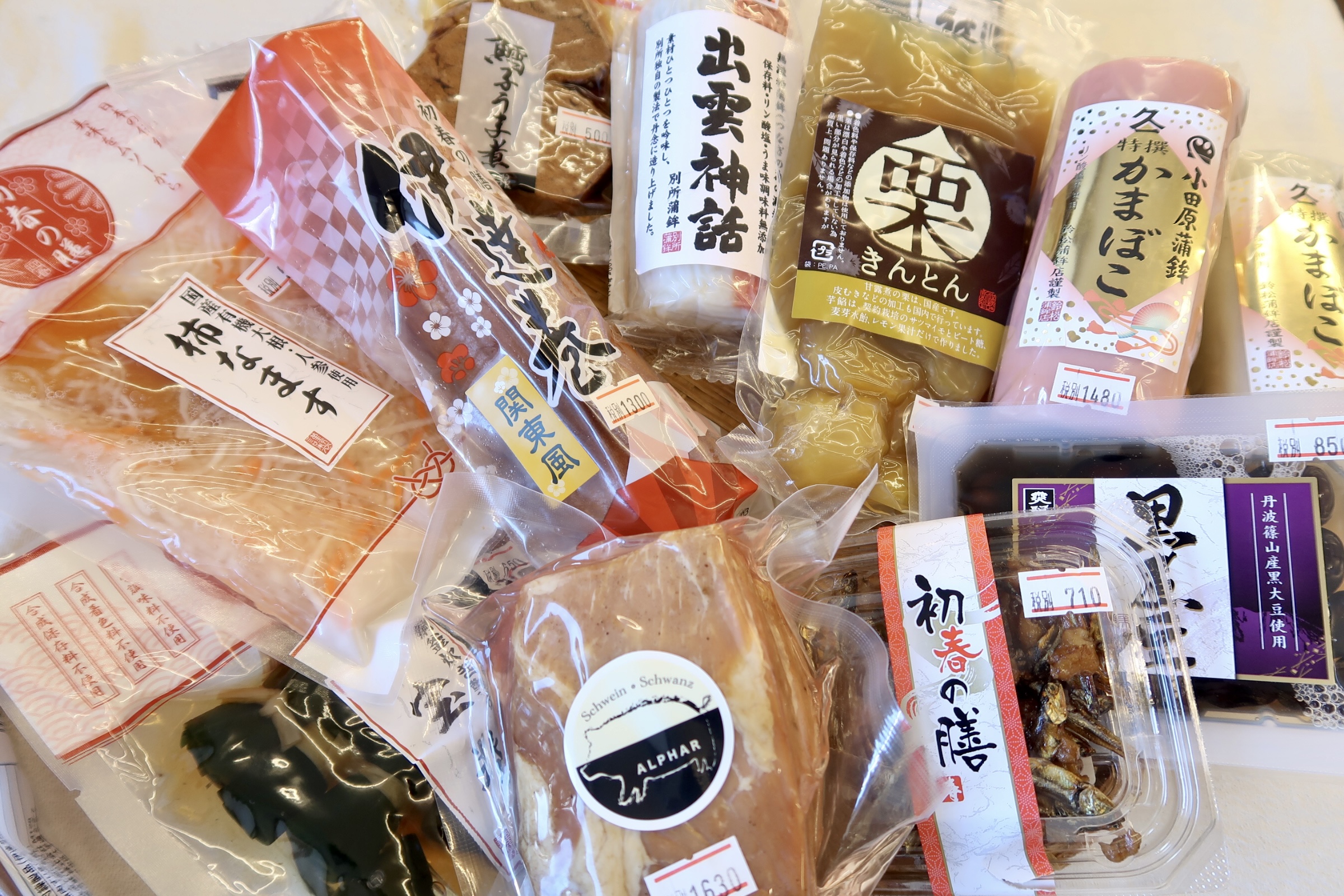 おせち各種、入荷致しました