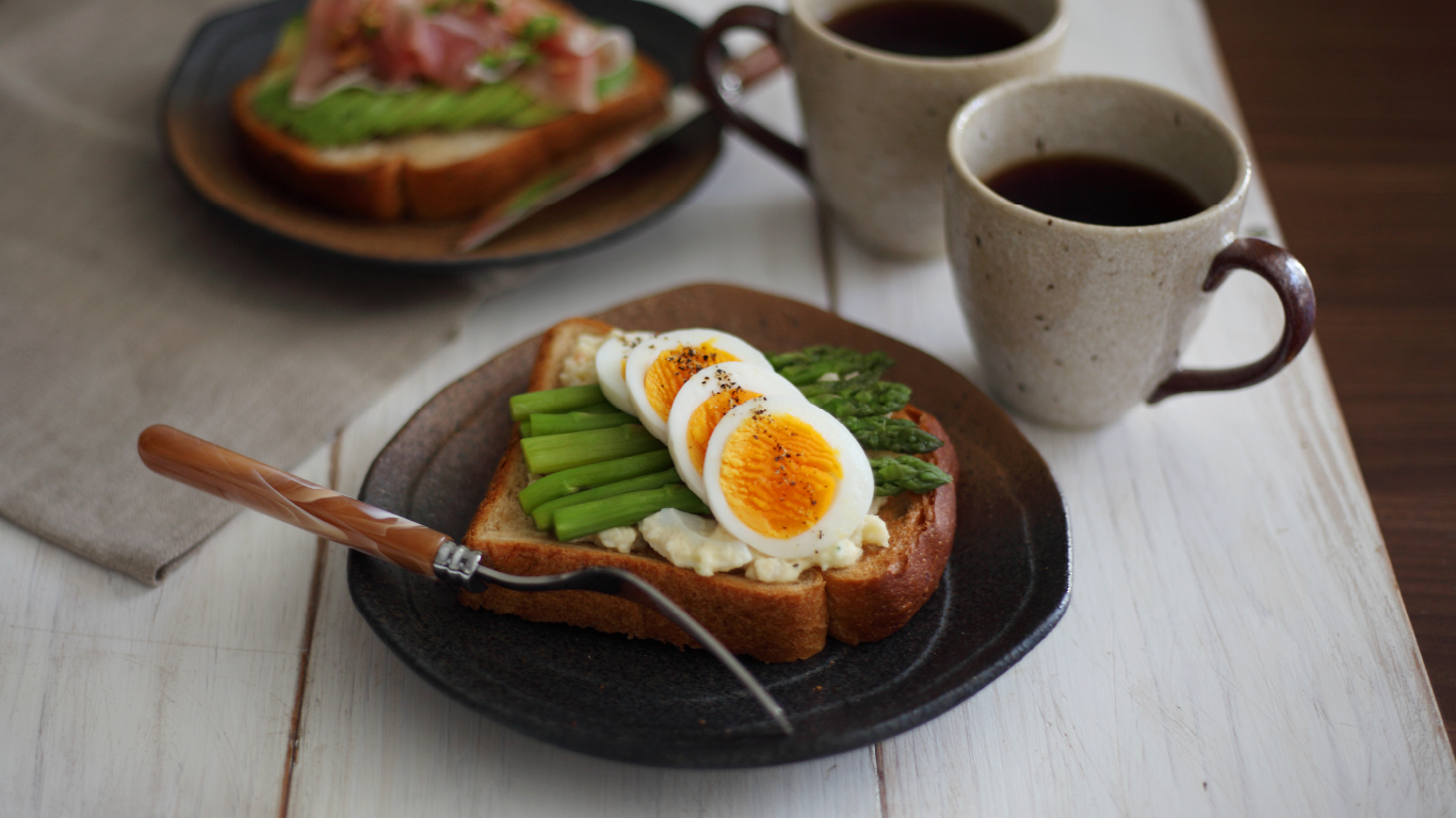 温かみのある茶色の和食器