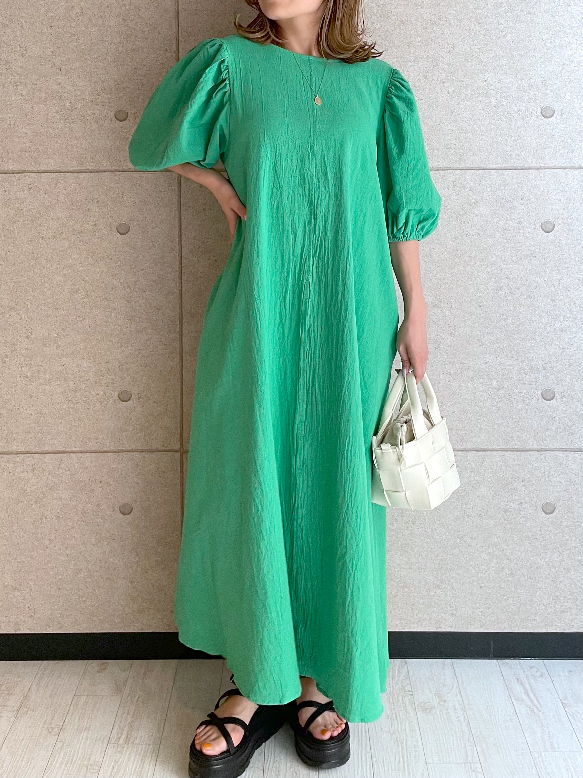 人気のボリュームスリーブロングワンピースのご紹介💚