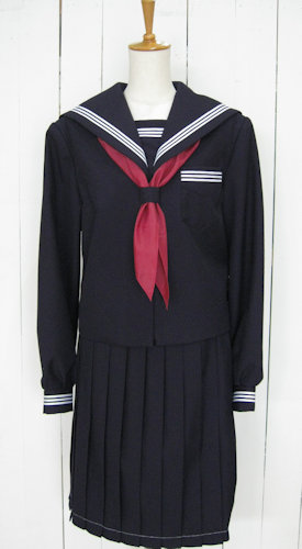 大湊中学校、近川中学校、関根中学校、風間浦中学校の女子の制服も取扱いしています！