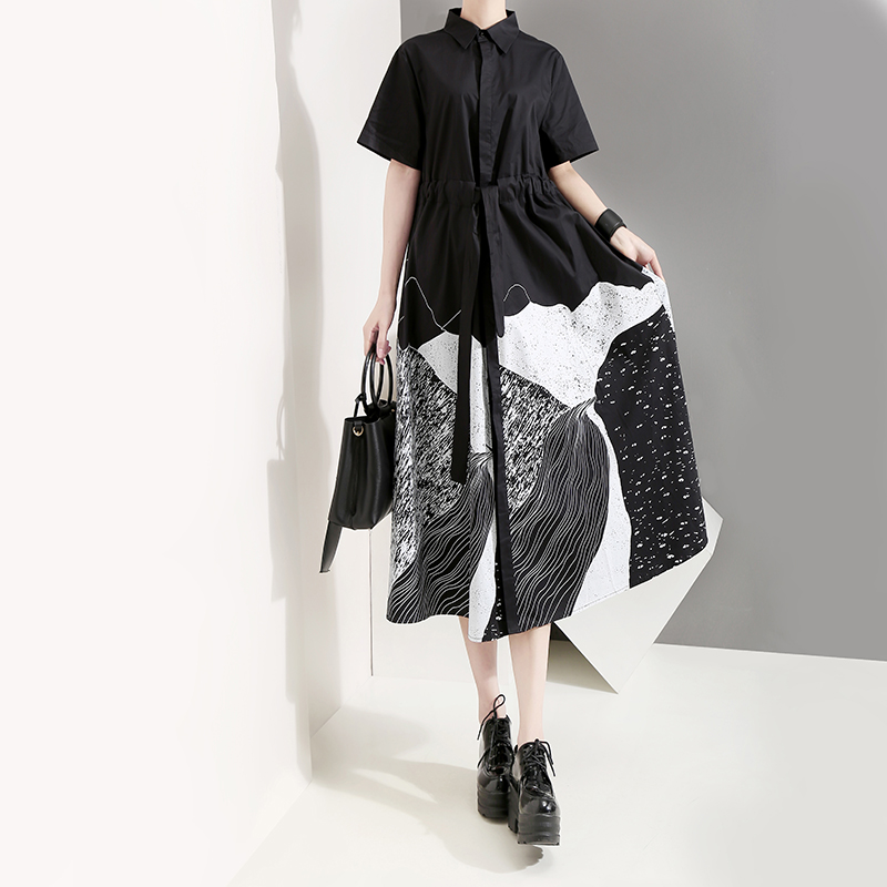 シンプルレトロワンピース　ブラック　ホワイト