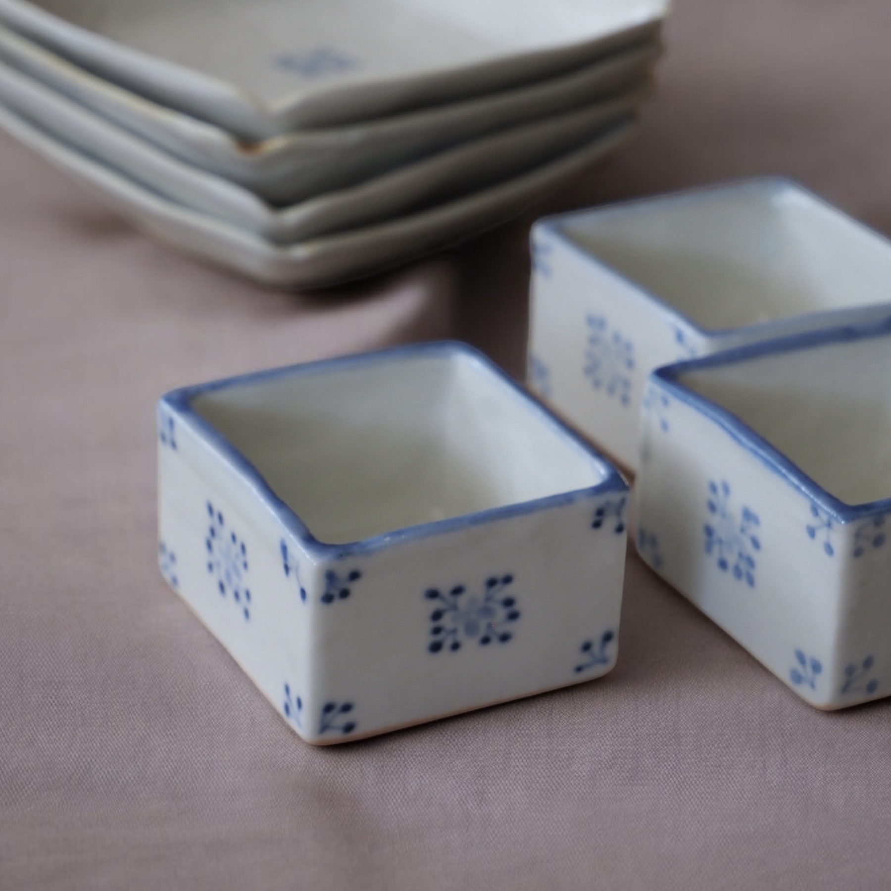 前田麻美さんの器が入荷しました。