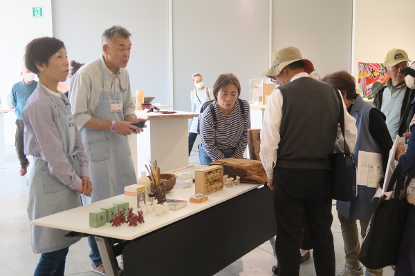 「列品解説」県伝統工芸品半世紀展において