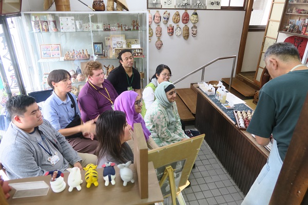 おぐら屋「インターナショナルデイ」　町内全ALT８人研修視察で来店