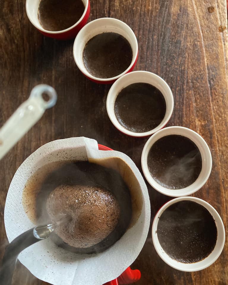 冷めてゆくコーヒーと開いてゆく味わい