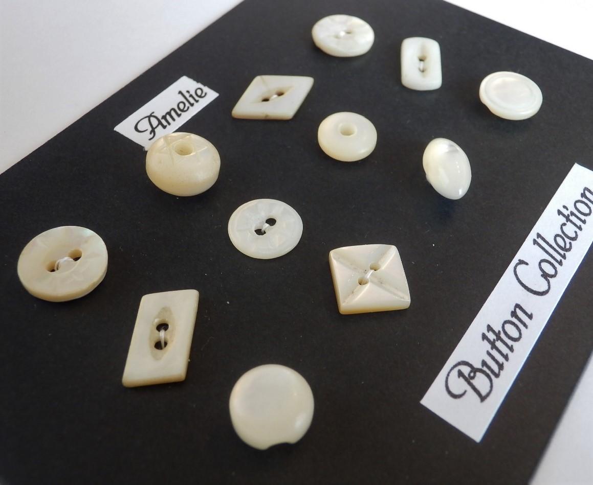 ヴィンテージボタン入荷(ハガキサイズ)