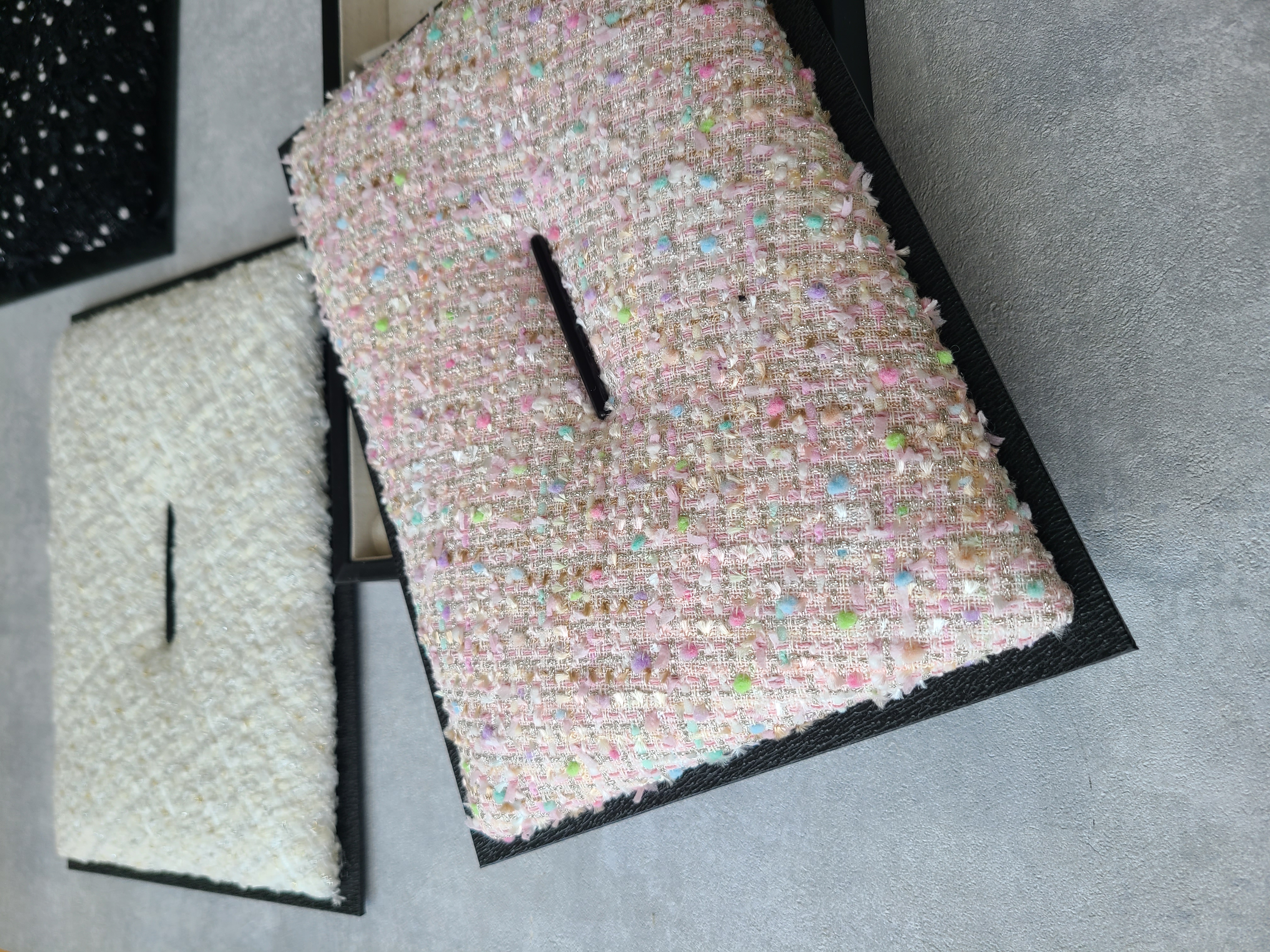 国産生地を使用したジュエリーボックス。大人可愛いブラックツイードをご紹介!