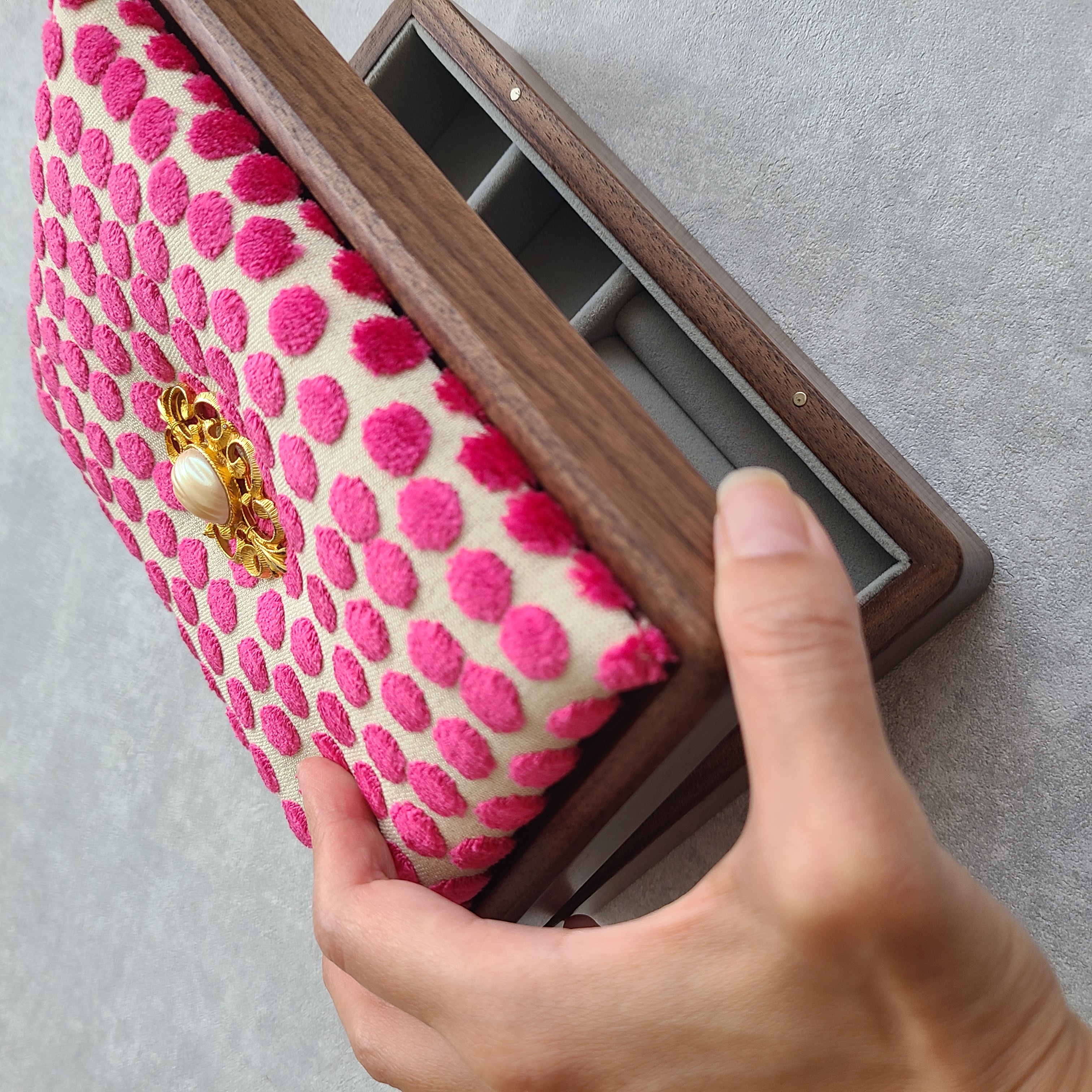 ピンクのインポート生地ジュエリーボックス 残りわずかです!