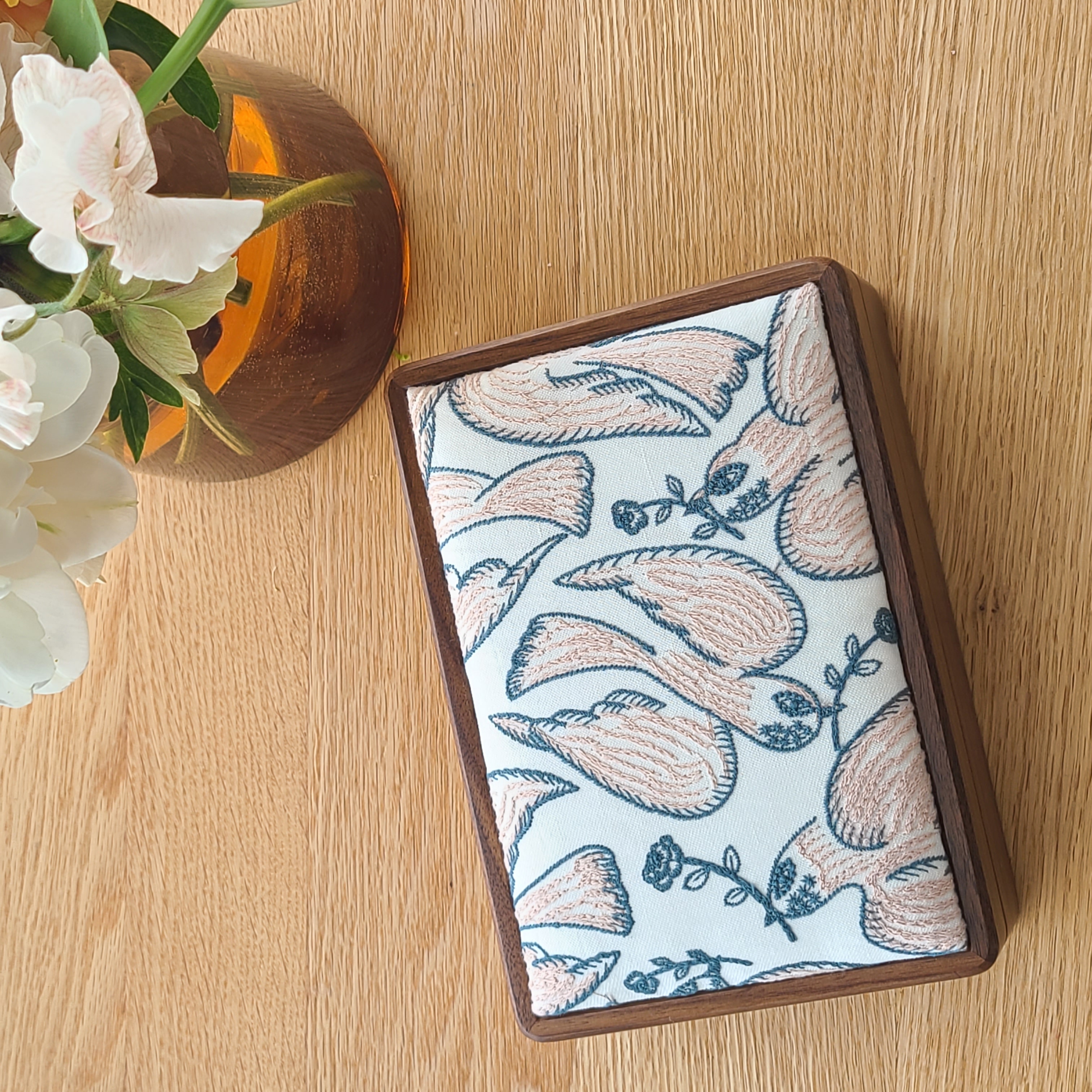 ミナペルフォネン 皆川明さんのテキスタイル|見ているだけで心がほどける時間