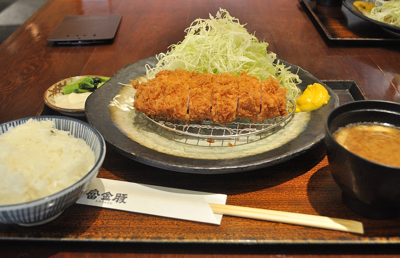 筋トレにおすすめの定食屋メニューのカロリーと三大栄養素(タンパク質・脂質・炭水化物)
