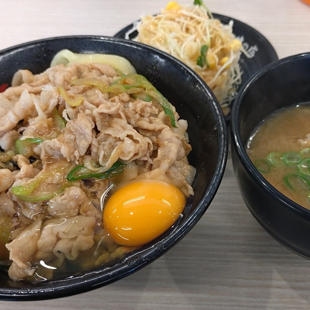 すた丼のカロリーと三大栄養素(タンパク質・脂質・炭水化物)｜筋トレとの関係