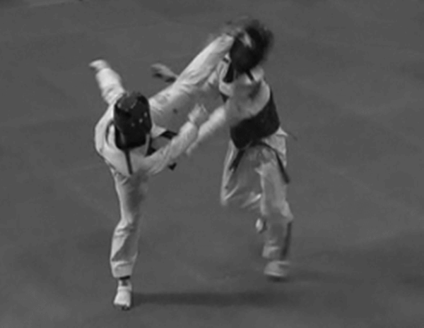 【五輪元強化指定選手監修】ハイキック(上段回し蹴り)の蹴り方・当て方と練習方法を解説