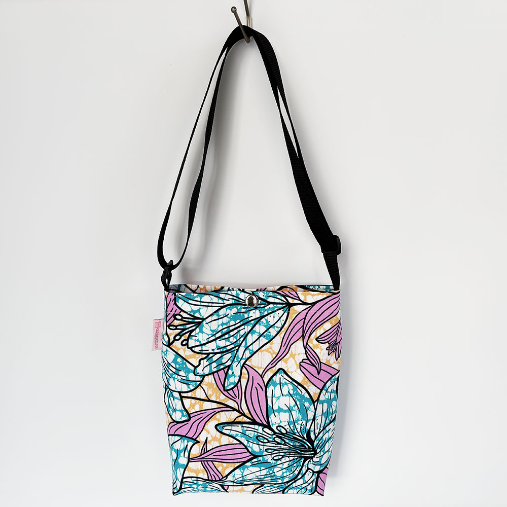 【おでかけサコッシュ】