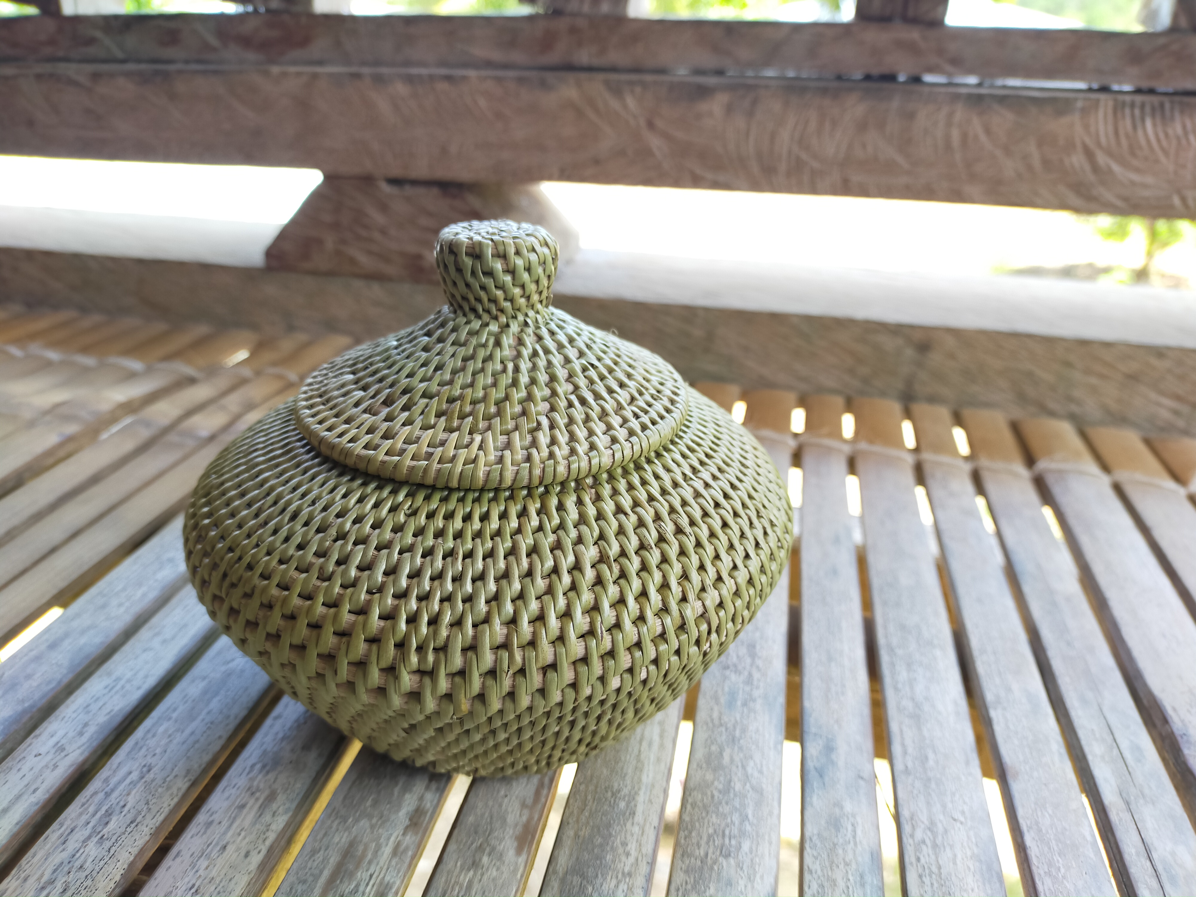 ボルネオ島伝統のシダ編みかご「リナゴ」って何？