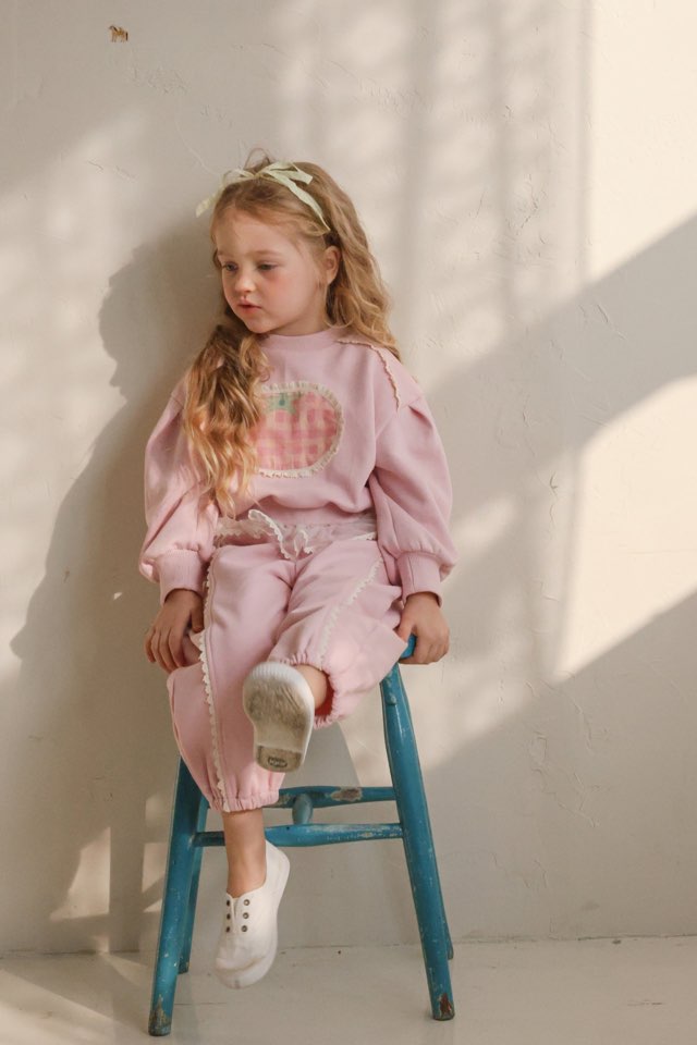 今すぐじゃなくても、心に残るブランド  floは、 「絶対今買わなきゃ！」というより、  「また見た