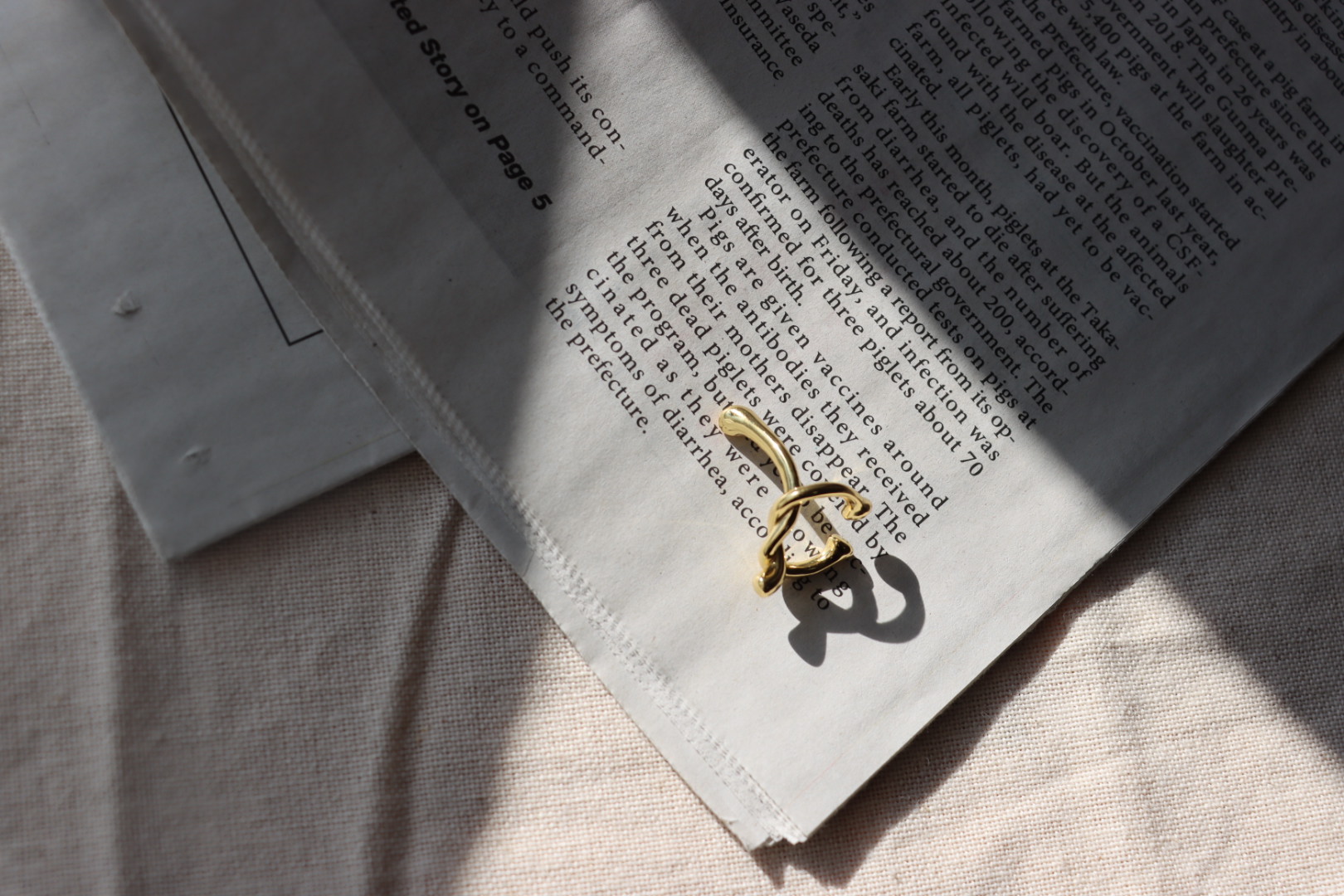 2.21 Thin smooth ear cuff