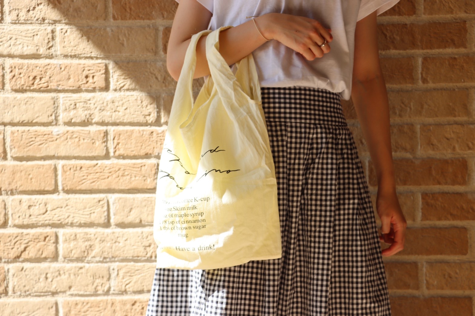 3.9 off white shopping bag