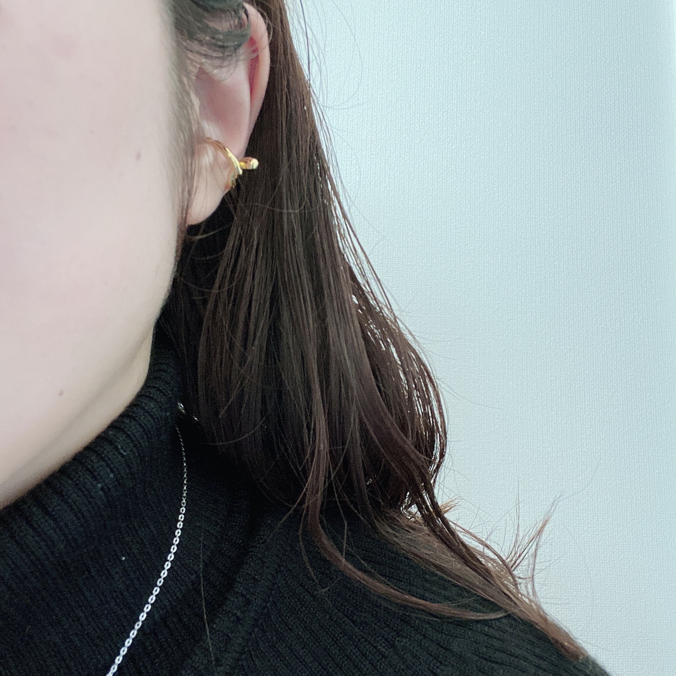2.6 Thin smooth ear cuff