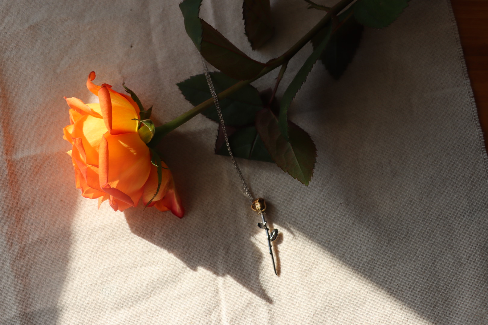 2.4 rose necklace
